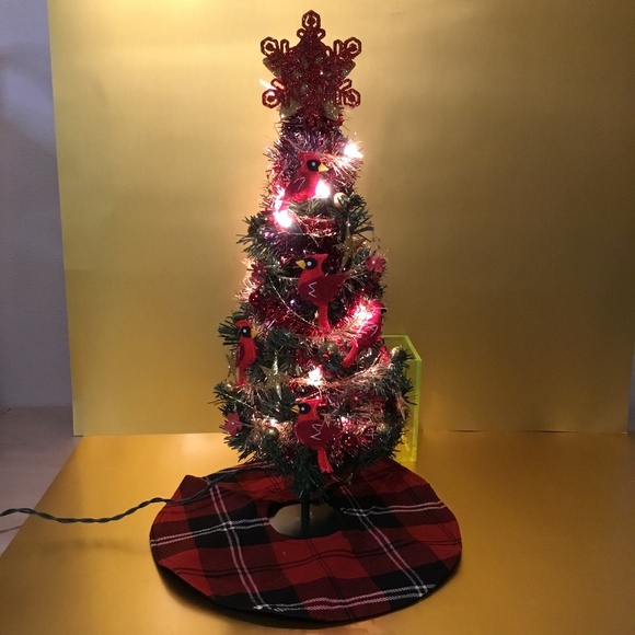 New, Handcrafted Cardinal 18 inch Christmas Tree - Picture 1 of 4